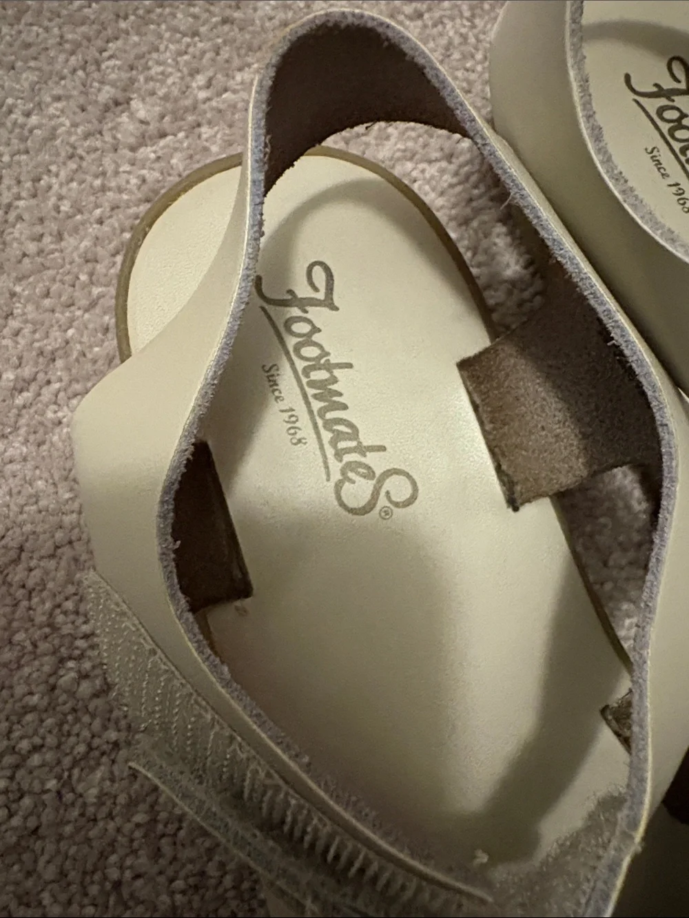 FootMates Cream Leather Buckle Sandals for Women